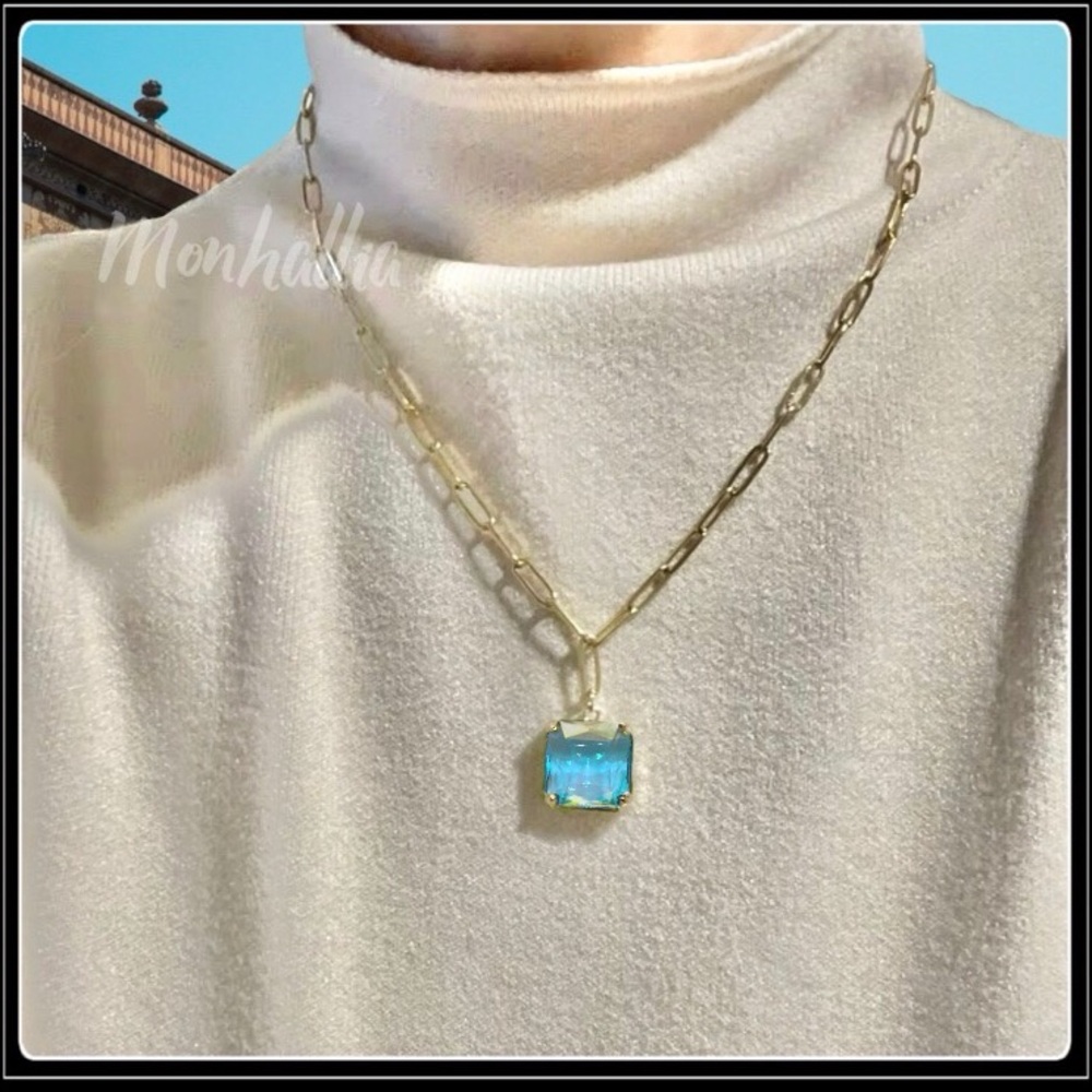 ICE CUBE TURQUOISE BLUE EMERALD CUT GOLD TRANSLUCENT PAPERCLIP LUCITE NECKLACE - Picture 5 of 5